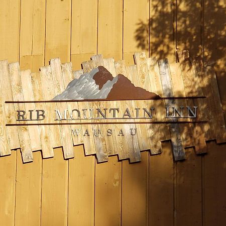 Rib Mountain Inn Wausau Bagian luar foto