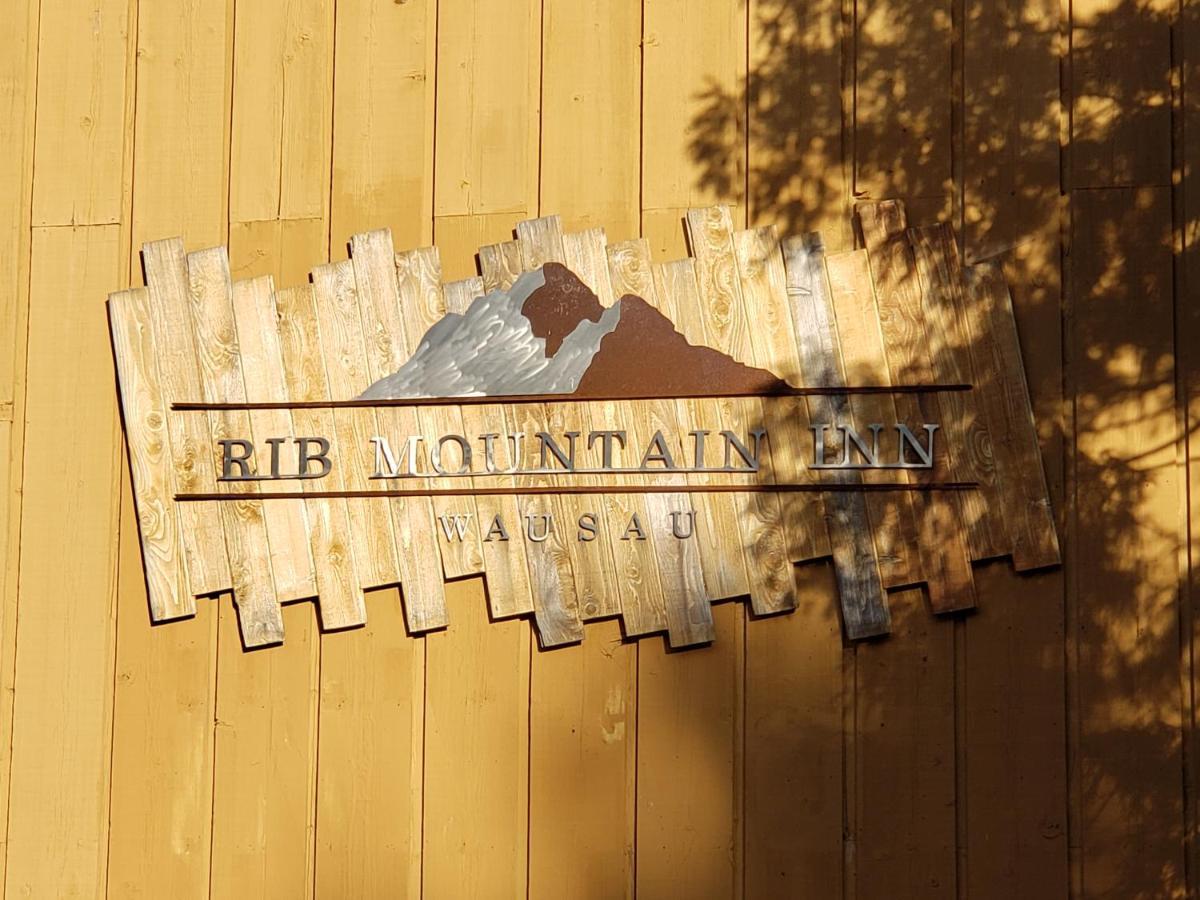 Rib Mountain Inn Wausau Bagian luar foto